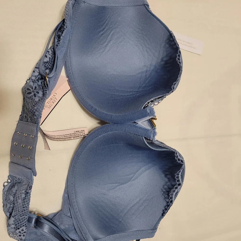 Victoria's Secret Light Blue Lace Underwire Bra